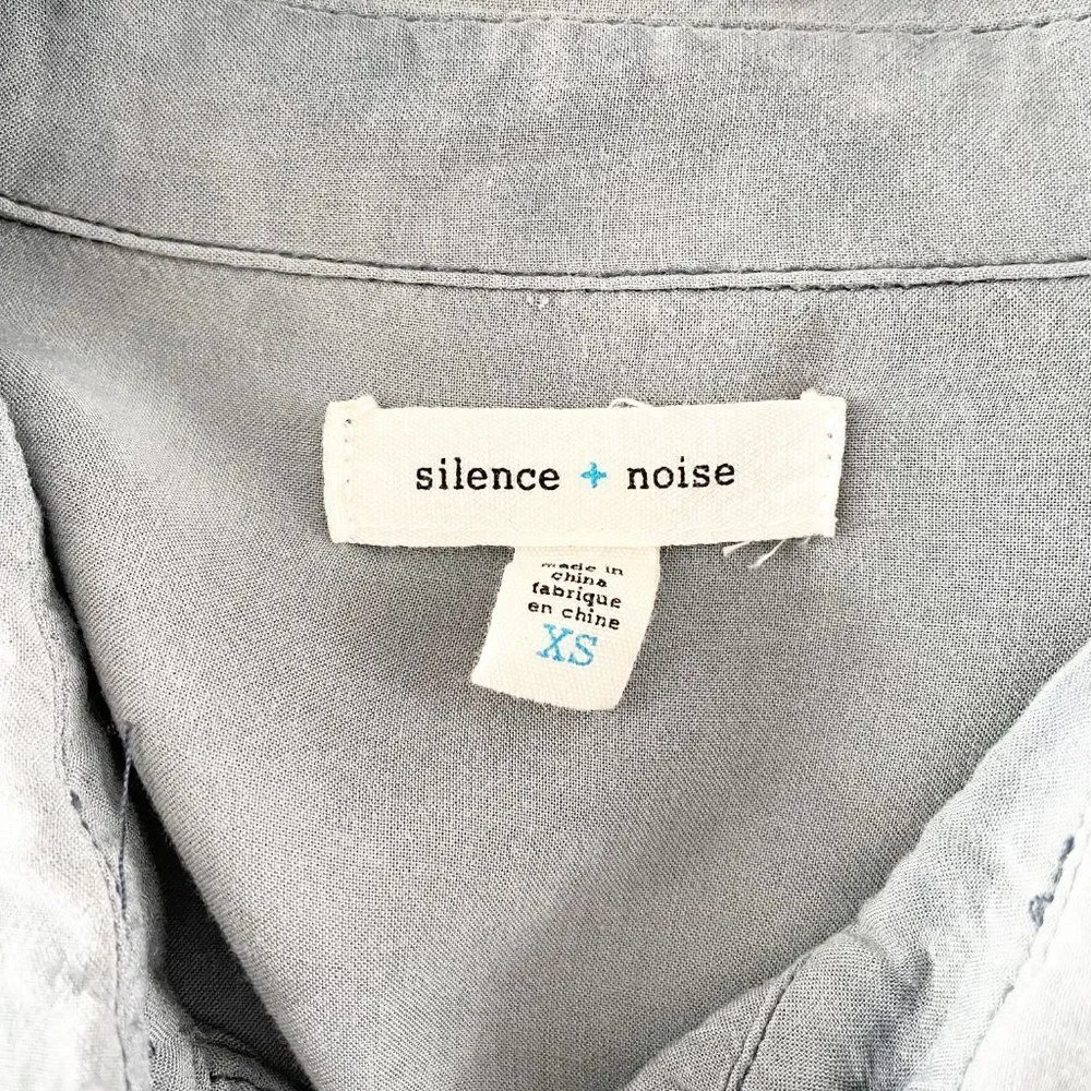 silence + noise Acid Wash Blue Long Dolman Sleeve Button Front Slouchy Top XS - Picture 9 of 10